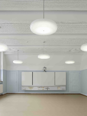 500-gasser-schreinerei-oeffentlichebauten-schuhlhaus-quader (1)